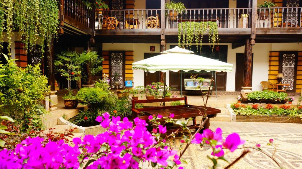 Lijiang Wangjia Courtyard Inn מראה חיצוני תמונה