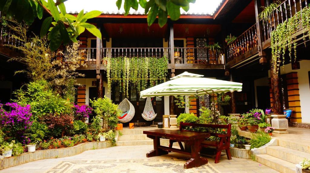 Lijiang Wangjia Courtyard Inn מראה חיצוני תמונה