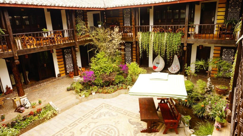 Lijiang Wangjia Courtyard Inn מראה חיצוני תמונה