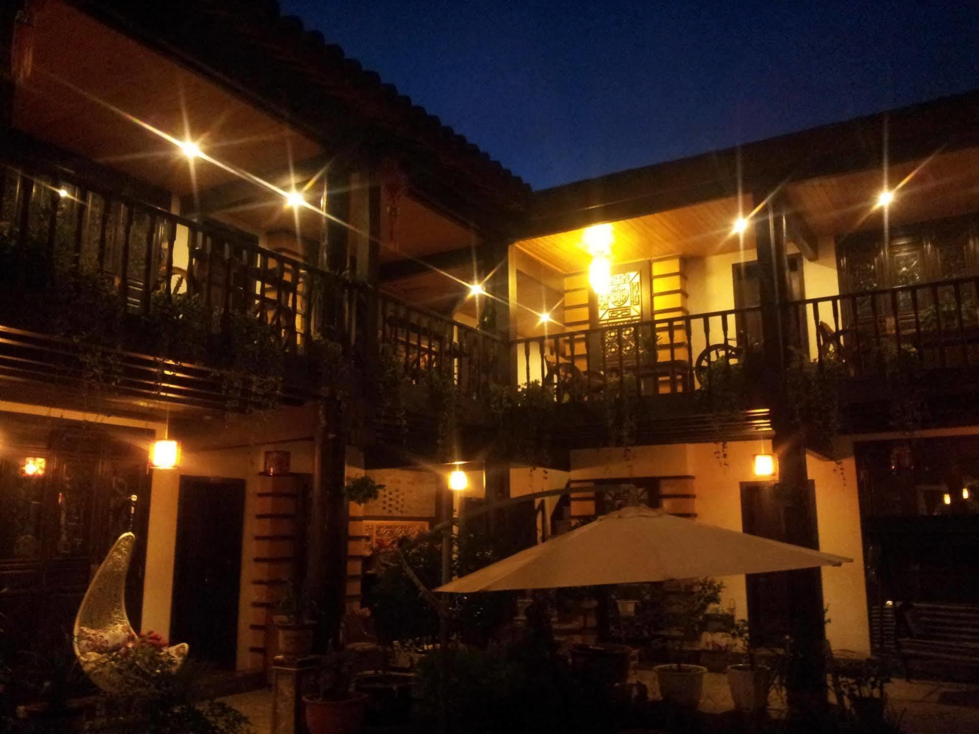 Lijiang Wangjia Courtyard Inn מראה חיצוני תמונה